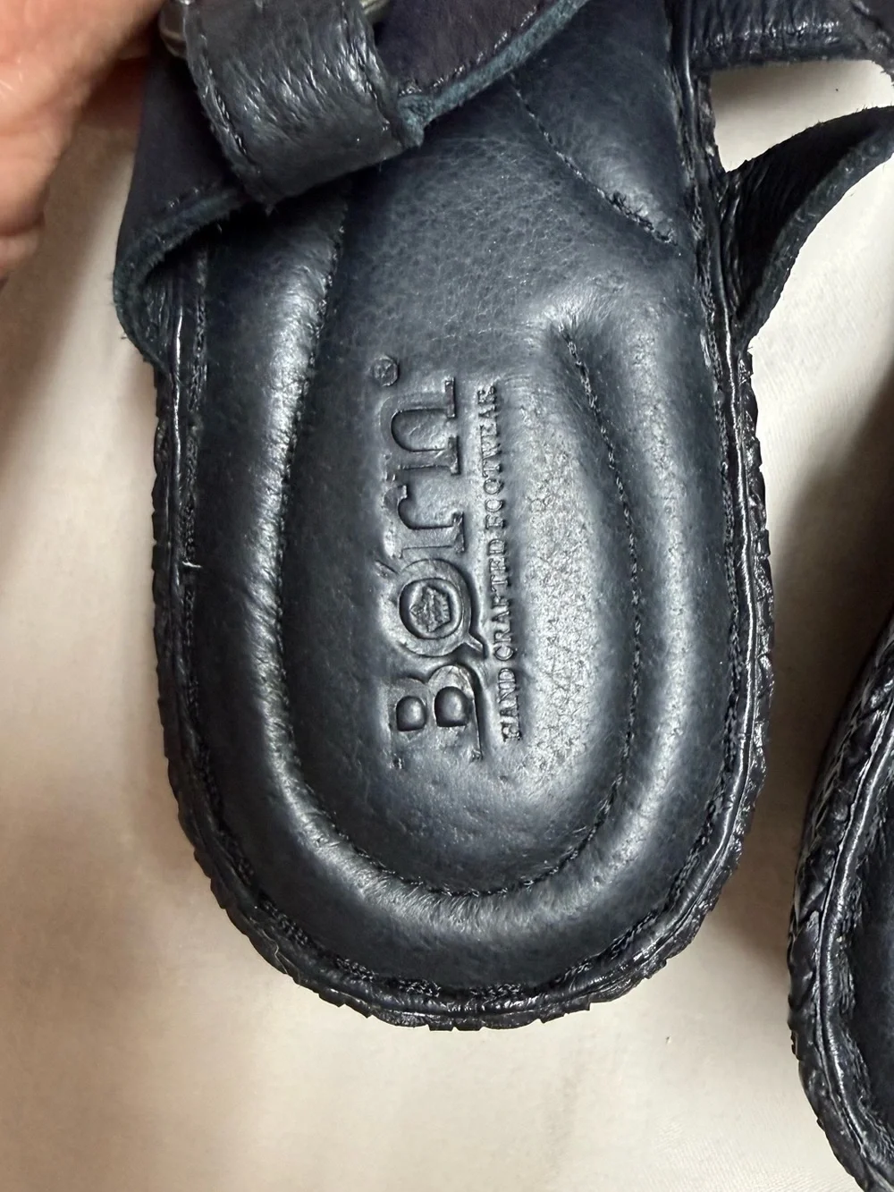 Born classic black